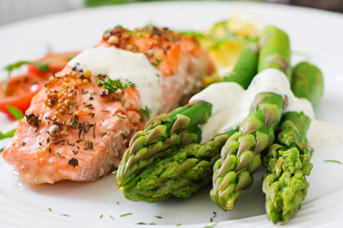 Instant Pot salmon with asparagus - one pot meal